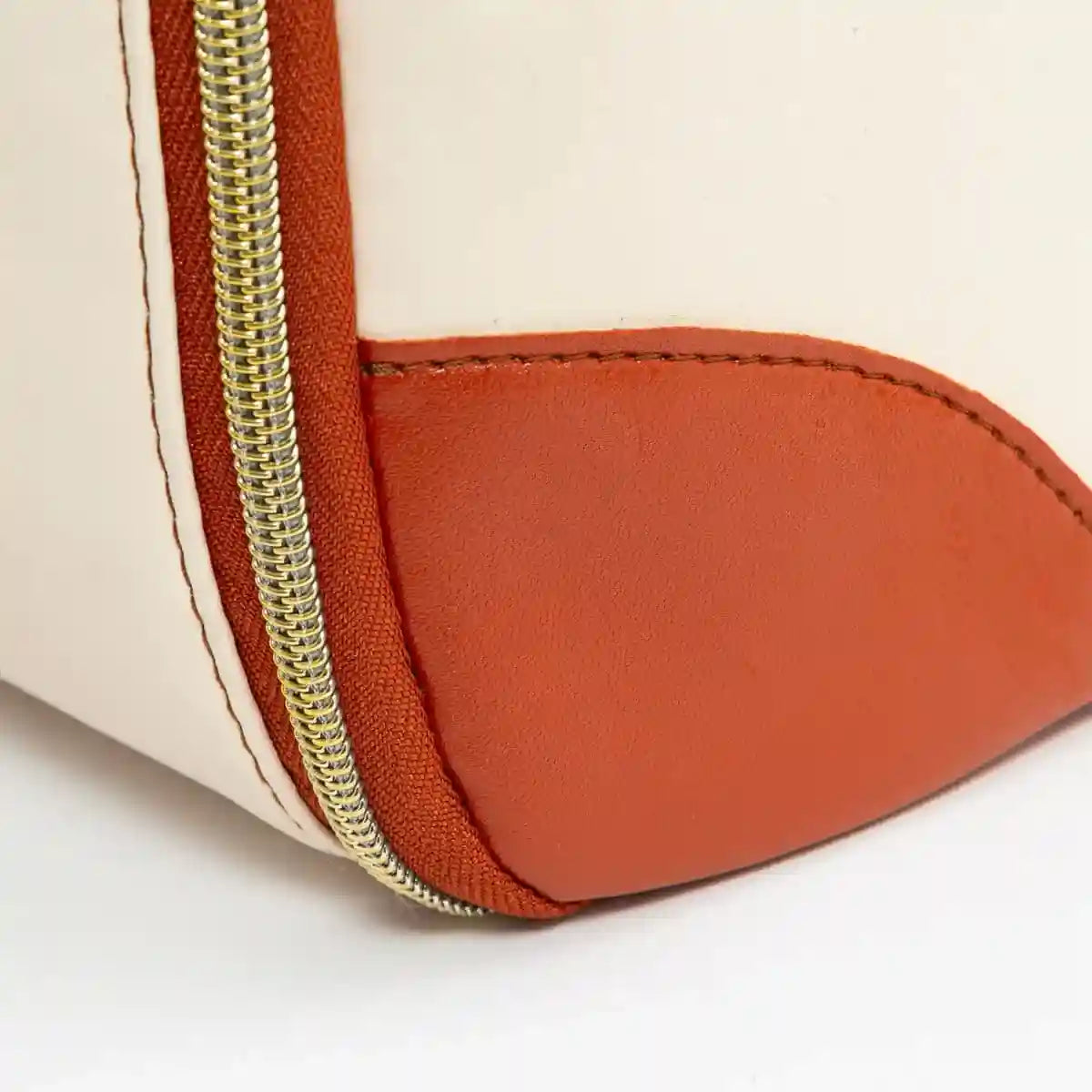 EasyCarry™ Velmi prostorná cestovní taška bez pomačkání