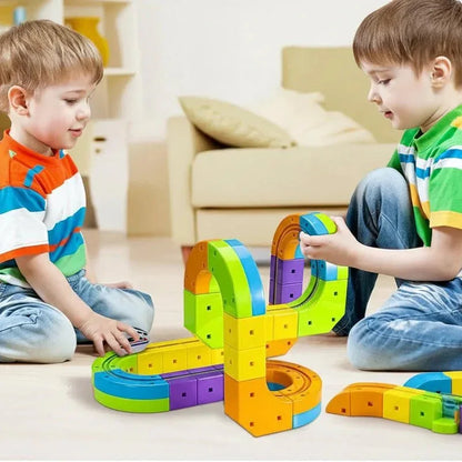 BuildLoop™ DIY Magnetic Train Track Set – Creative and active - Brinoa